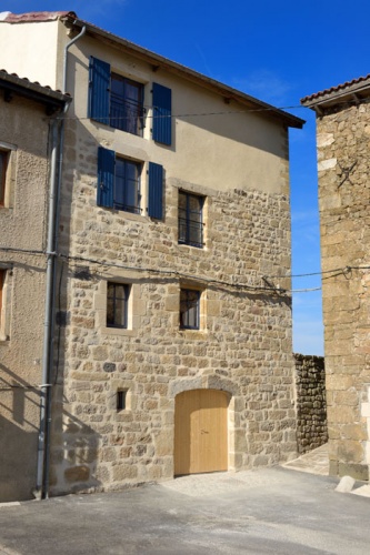 Maison de village : travaux-maison-construction-renovation-extension-decoration-almuneauarchitecteurs-facade-garage