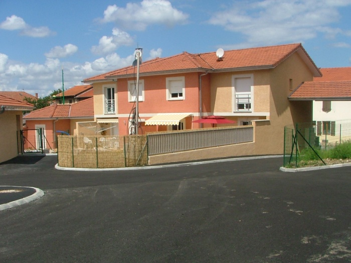 Construction de 13 maisons individuelles groupes : Vue sur cour groupe 1